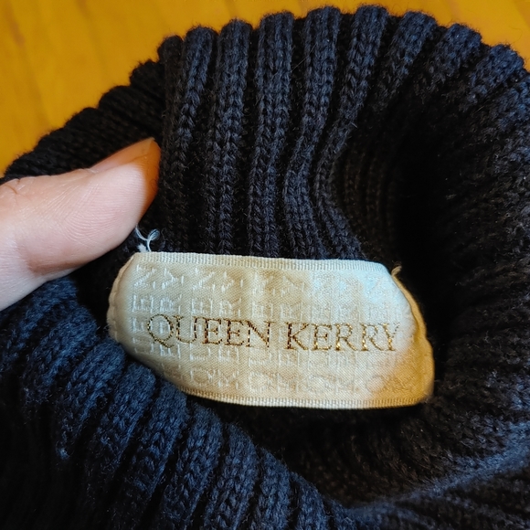 Queen Kerry Japanese Black Wool Blend Turtle Neck Sweater  Dress (Size M) - Picture 7 of 8